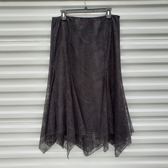 Bandolino Dresses & Skirts - Bandolino skirt w black lace handkerchief overlay